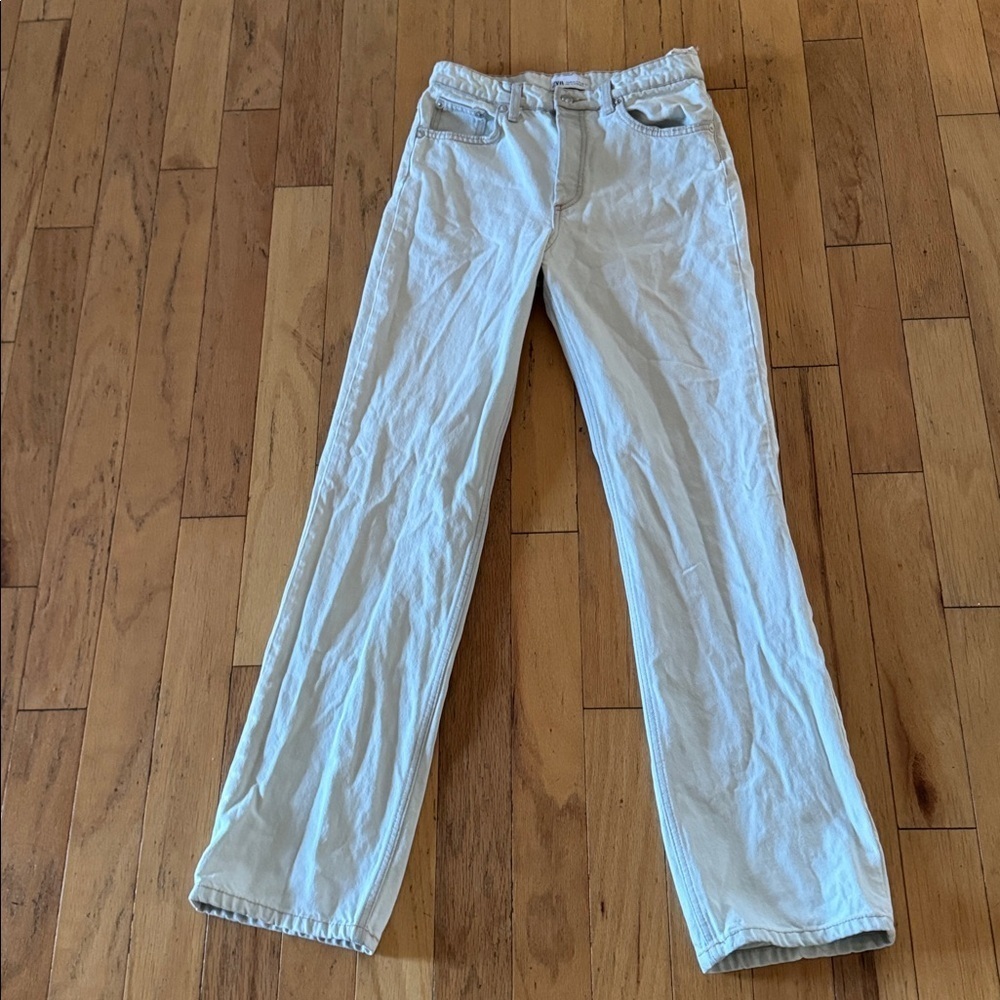 Zara | High Rise Straight Leg Jeans | in light wash | size US 4